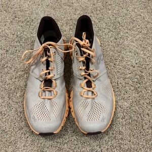 On cloud Running shoes